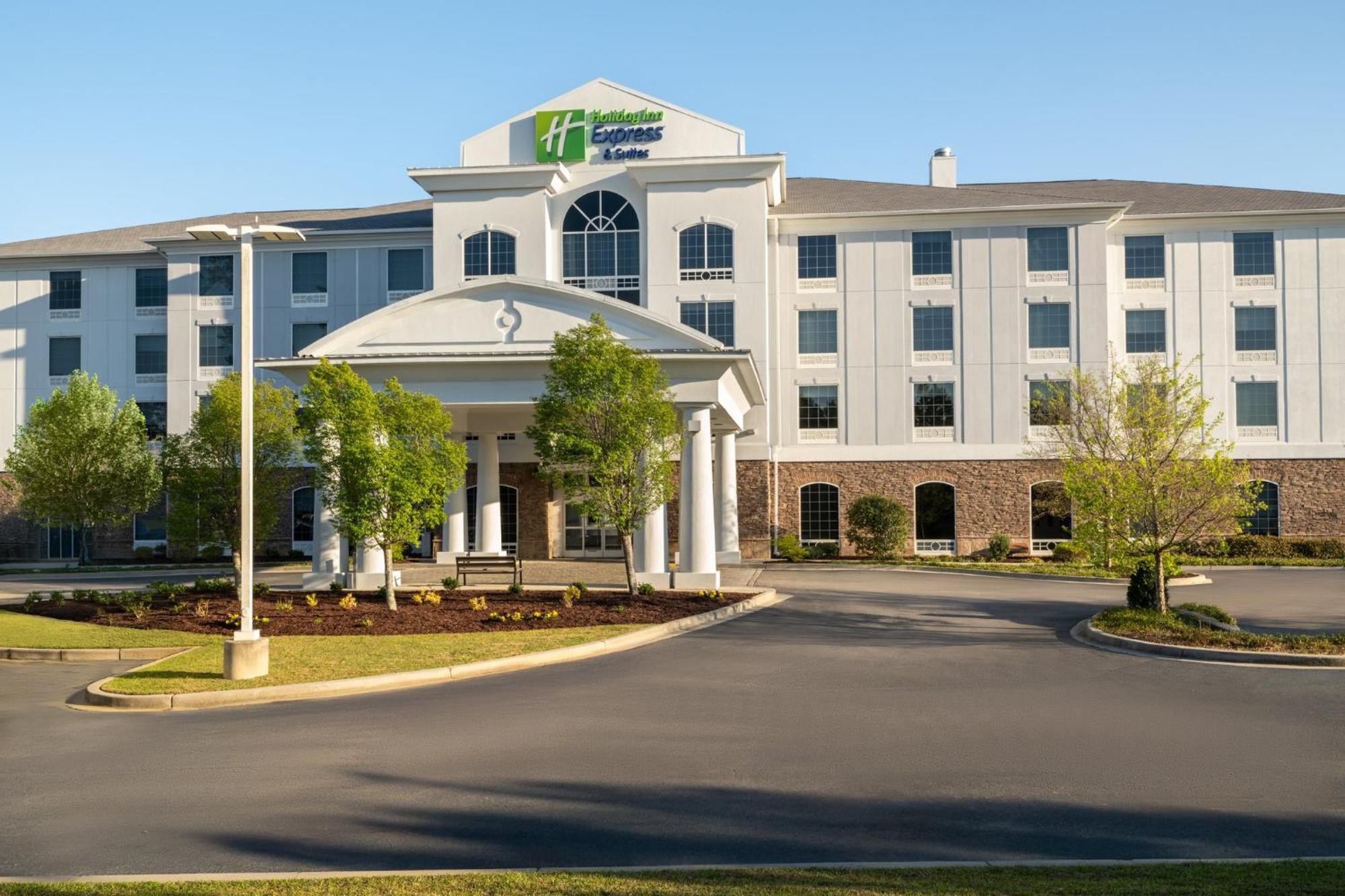 Holiday Inn Express & Suites Aiken By Ihg Exterior foto